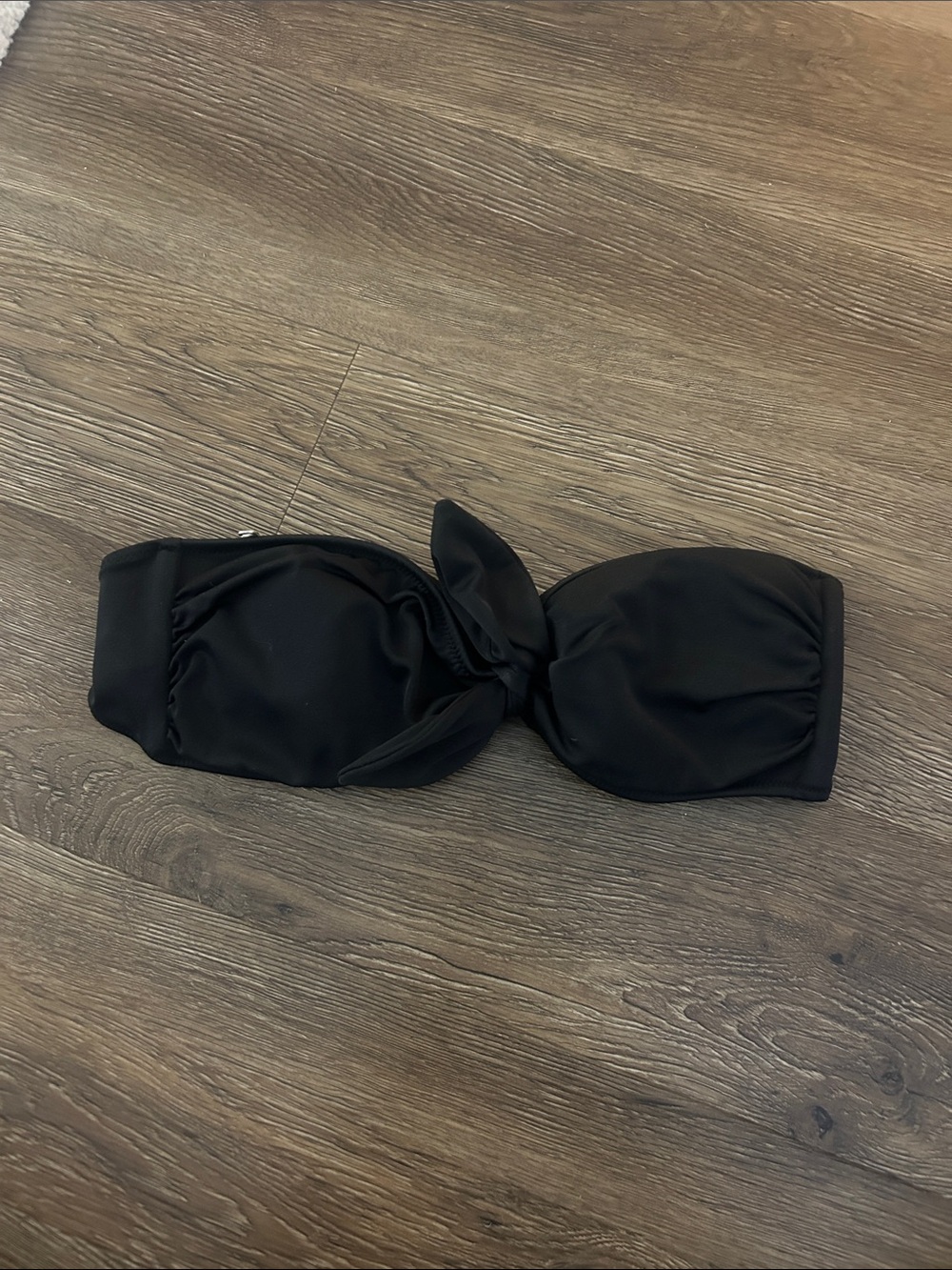 Victoria’s Secret Black Bandeau Bikini Top with Knot Detail size small